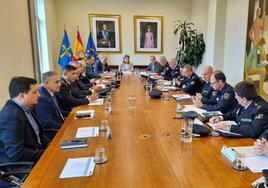 La delegada del Gobierno, Delia Losa, presidió la reunión sobre el dispostivo de seguridad del derbi asturiano.