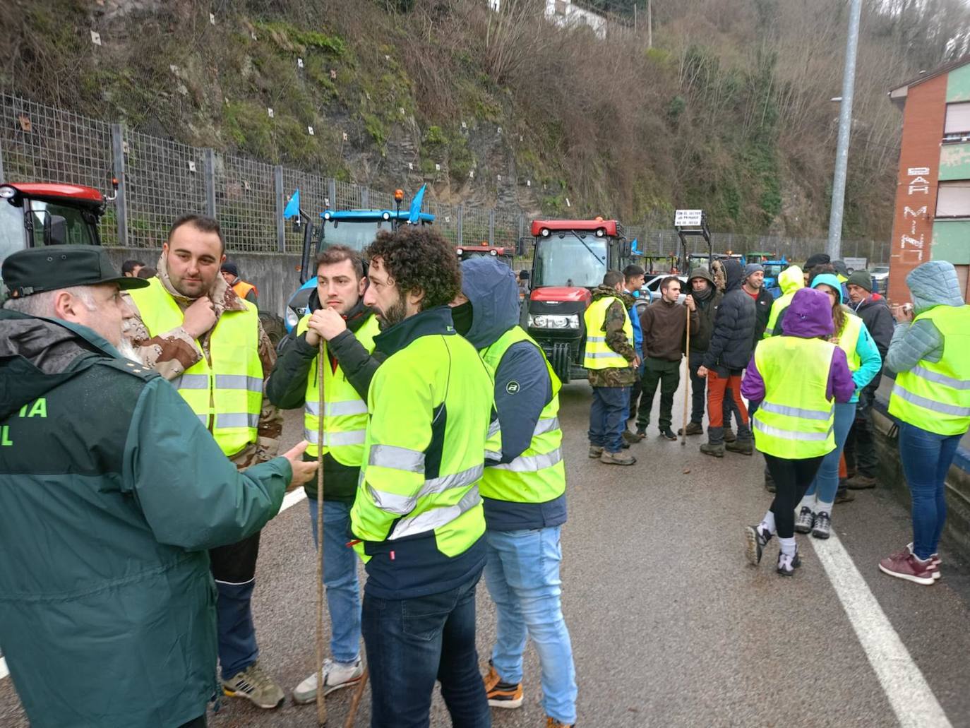 Tractorada en Asturias: las imágenes que deja la protesta del campo asturiano