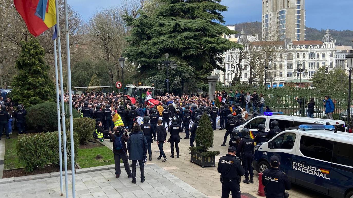 Tractorada en Asturias: las imágenes que deja la protesta del campo asturiano