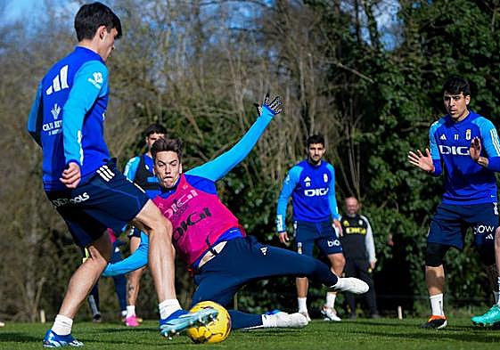 Entreno del Oviedo de este viernes, víspera del derbi.