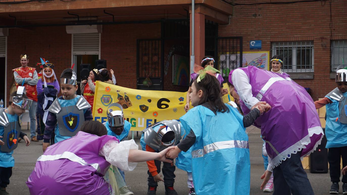 La fantasía del antroxu inunda los colegios de Gijón