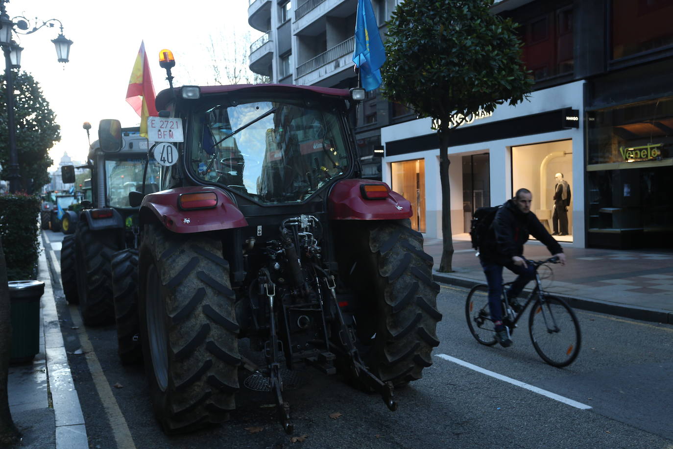 Así ha sido la tractorada en Oviedo de este viernes