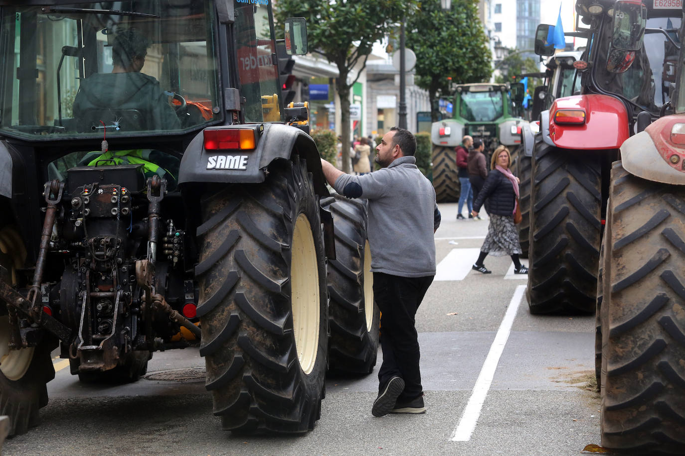 Así ha sido la tractorada en Oviedo de este viernes