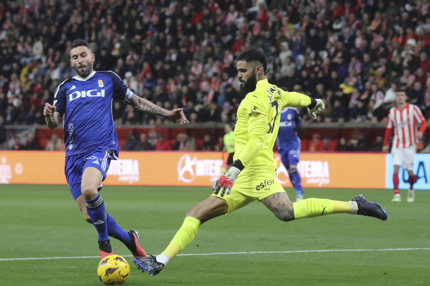 Las mejores imágenes del derbi Sporting - Real Oviedo