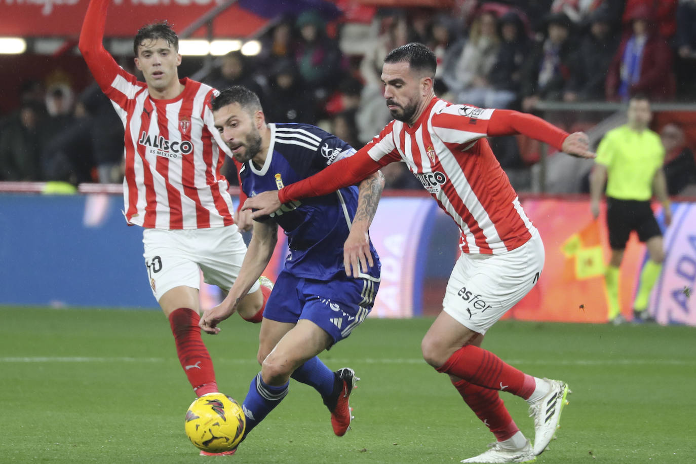 Las mejores imágenes del derbi Sporting - Real Oviedo