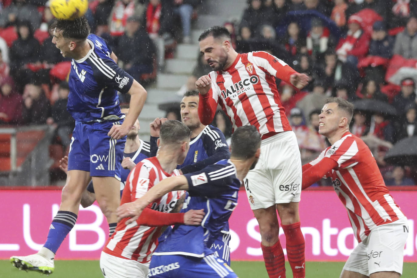 Las mejores imágenes del derbi Sporting - Real Oviedo