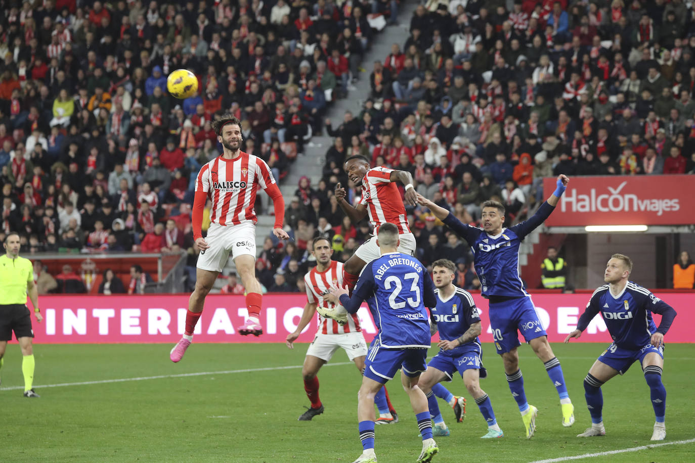 Las mejores imágenes del derbi Sporting - Real Oviedo