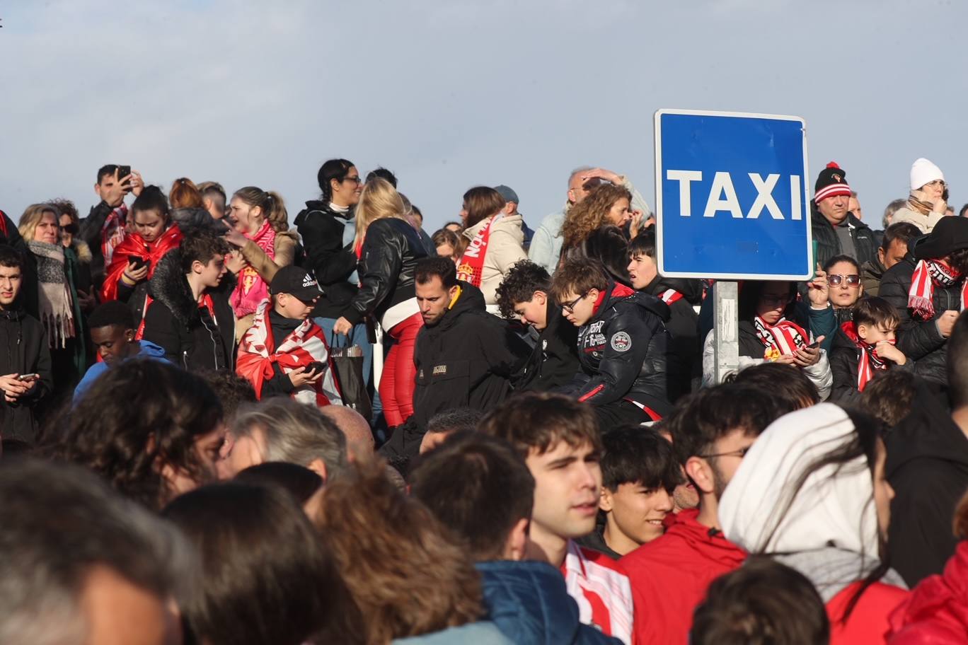 Así fue la llegada del Sporting a El Molinón, en imágenes