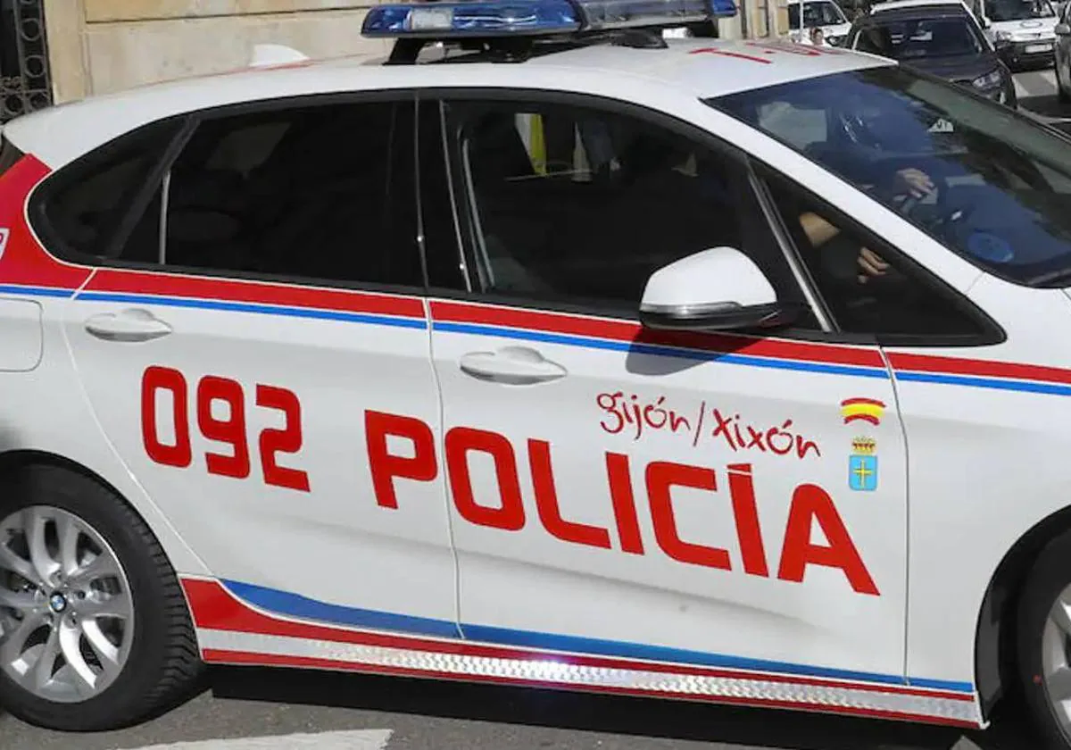 Arrestado dos veces en una noche: se da a la fuga tras un accidente en  Gijón y se desnuda para evitar salir de comisaría | El Comercio: Diario de  Asturias