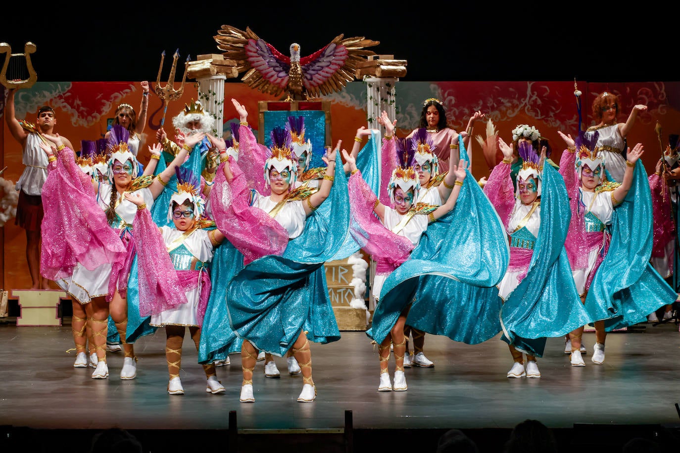 Las charangas llenan el Teatro Jovellanos por segundo día