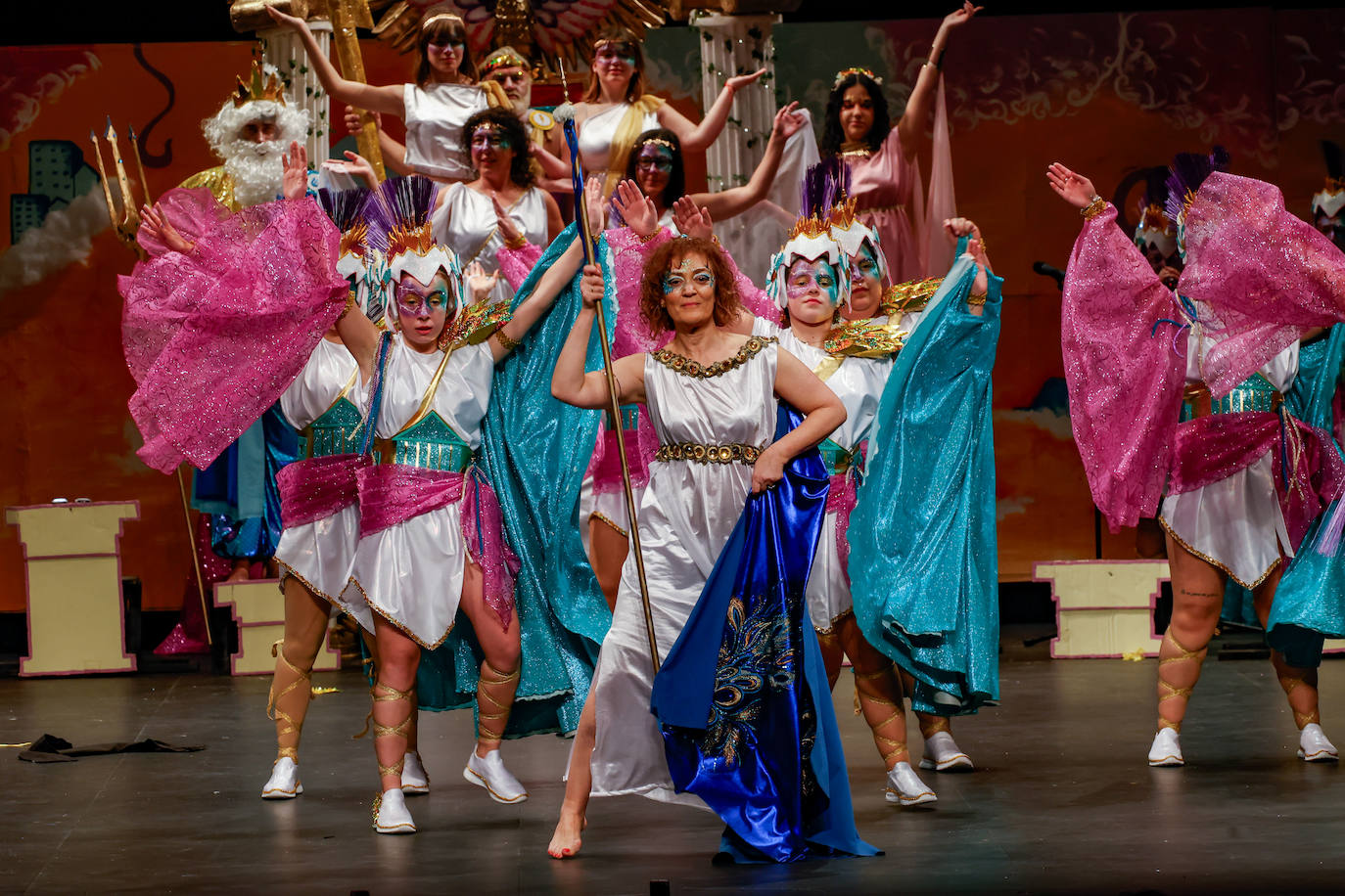 Las charangas llenan el Teatro Jovellanos por segundo día