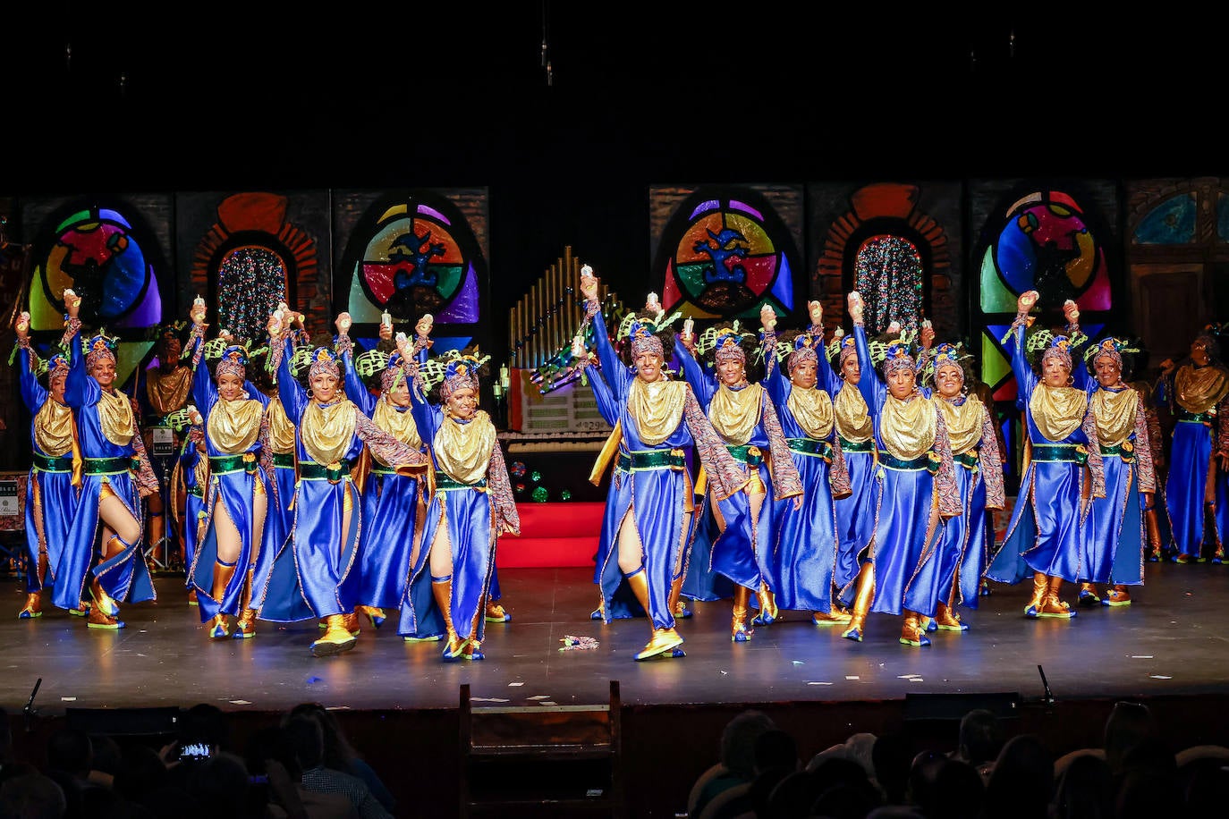 Las charangas llenan el Teatro Jovellanos por segundo día