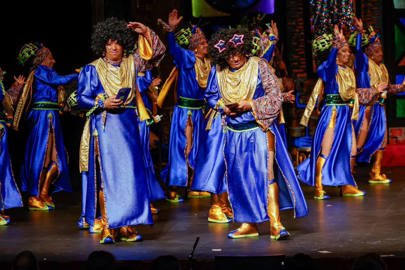 Las charangas llenan el Teatro Jovellanos por segundo día