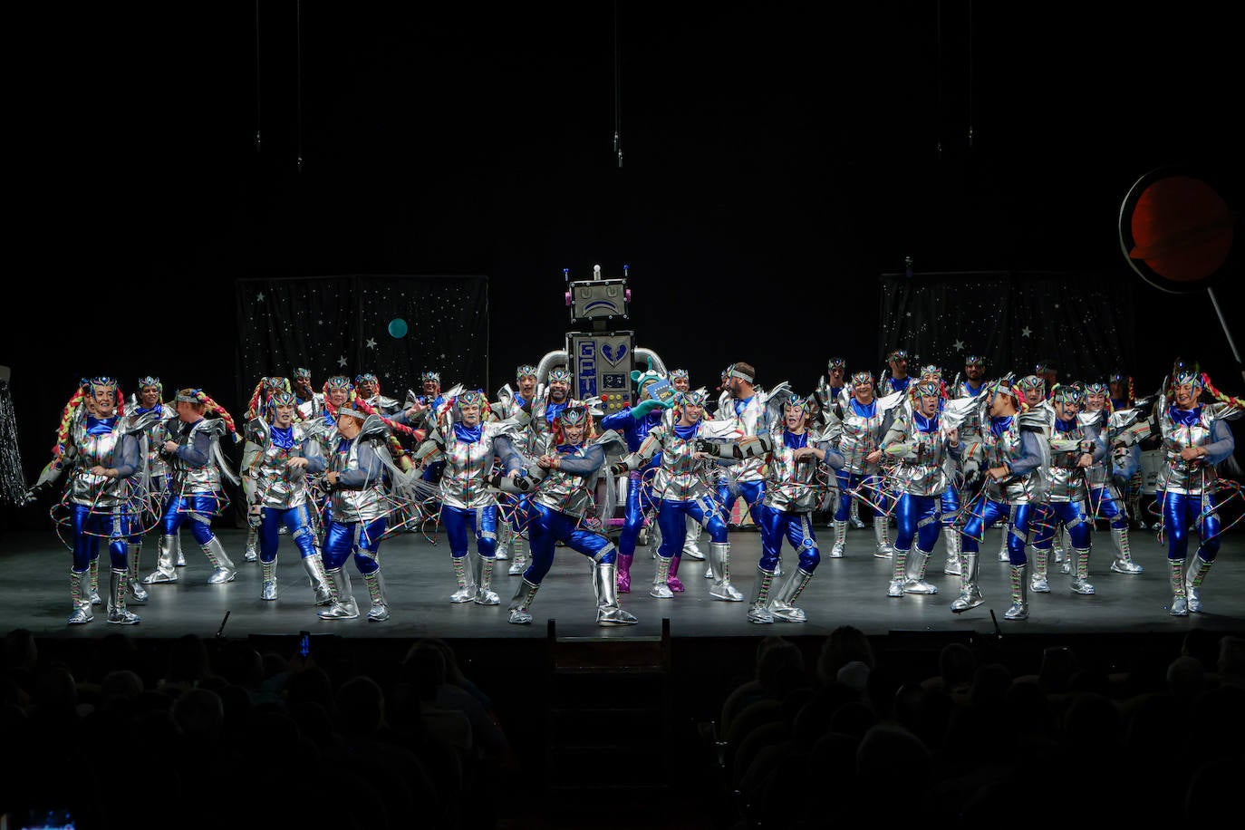 Las charangas llenan el Teatro Jovellanos por segundo día