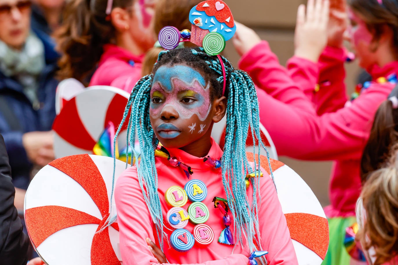 Multitudinario desfile infantil en Gijón: ilusión a todo color en el antroxu de los peques