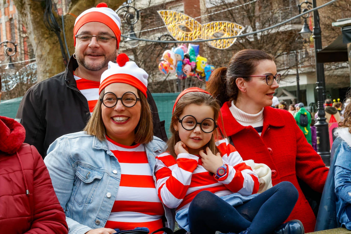 Multitudinario desfile infantil en Gijón: ilusión a todo color en el antroxu de los peques