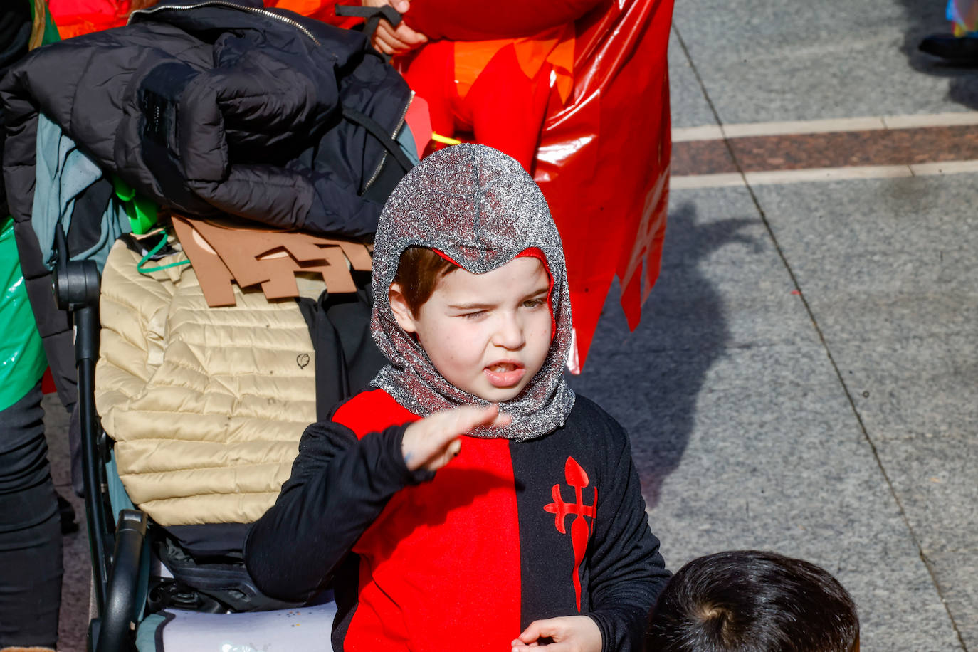 Multitudinario desfile infantil en Gijón: ilusión a todo color en el antroxu de los peques