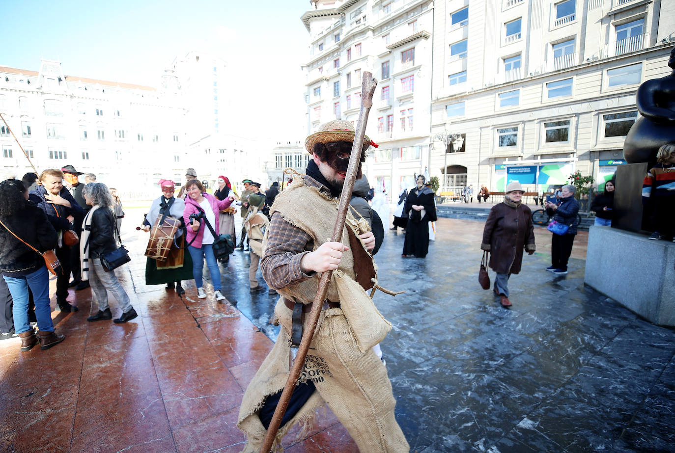 Los Mazcaritos recorren Oviedo por carnaval