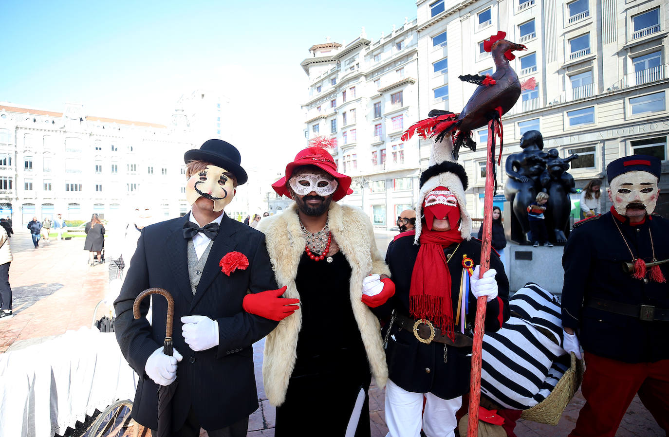 Los Mazcaritos recorren Oviedo por carnaval