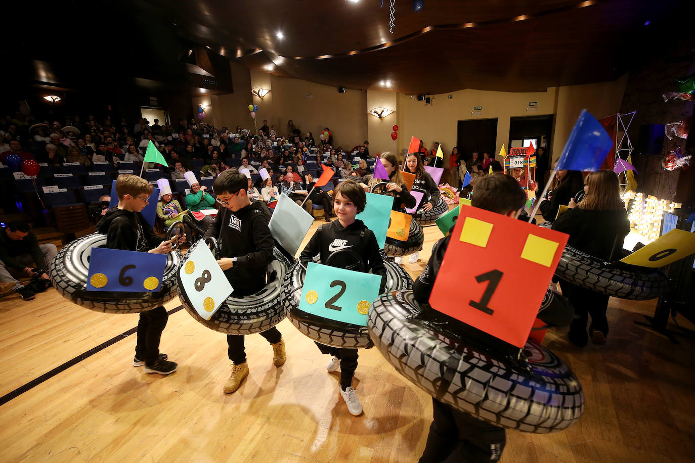 Diversión y color en el concurso de disfraces infantil de Oviedo