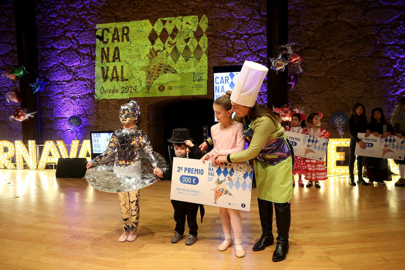 Diversión y color en el concurso de disfraces infantil de Oviedo