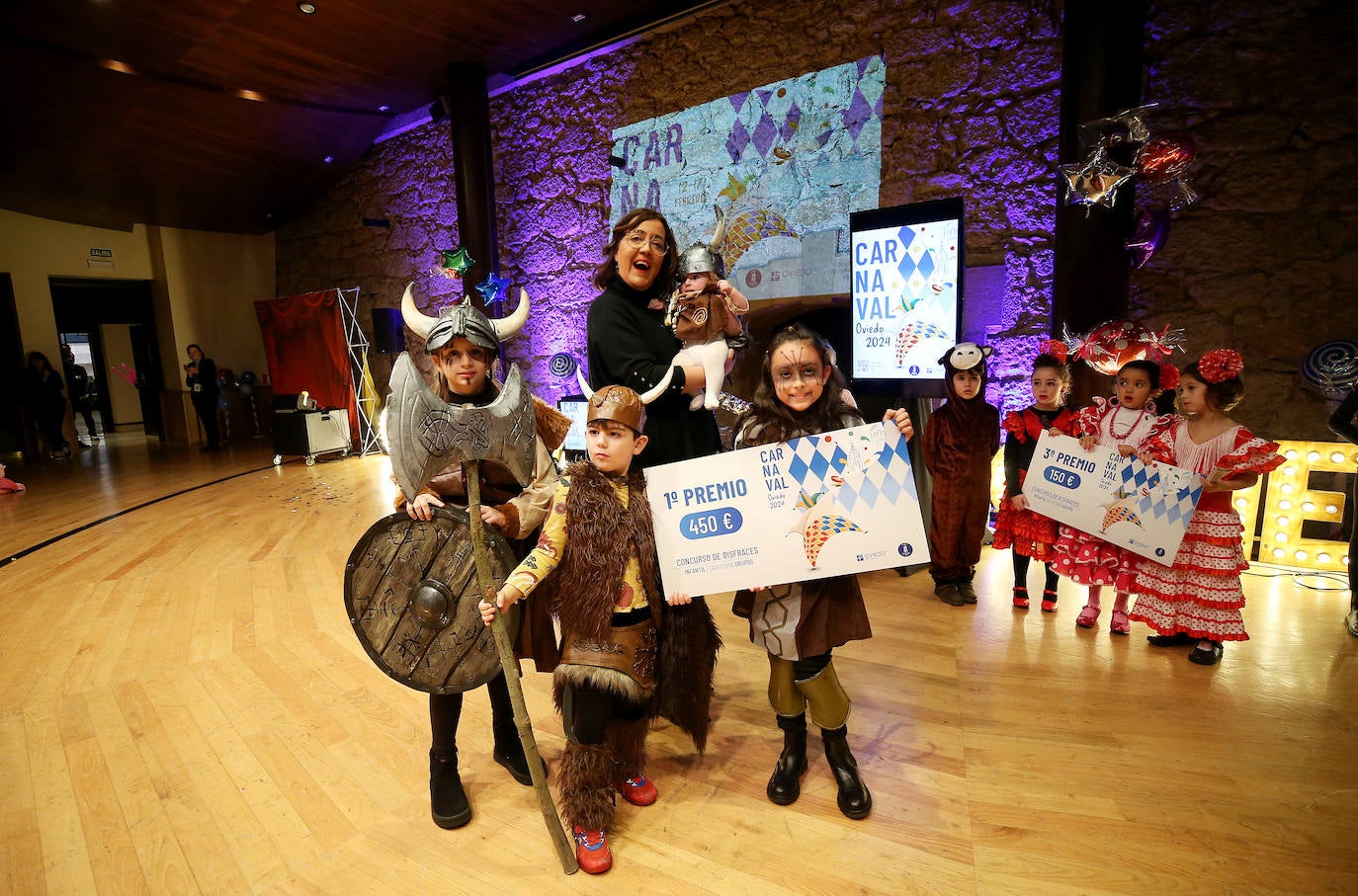 Diversión y color en el concurso de disfraces infantil de Oviedo