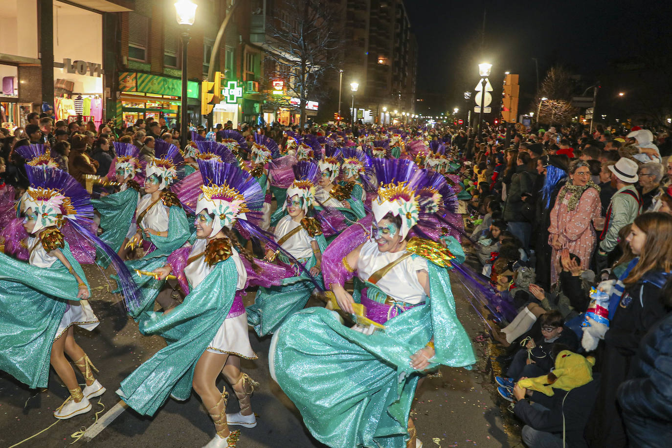 Así fue el desfile de carnaval de Gijón: una multitud y despliegue de originalidad