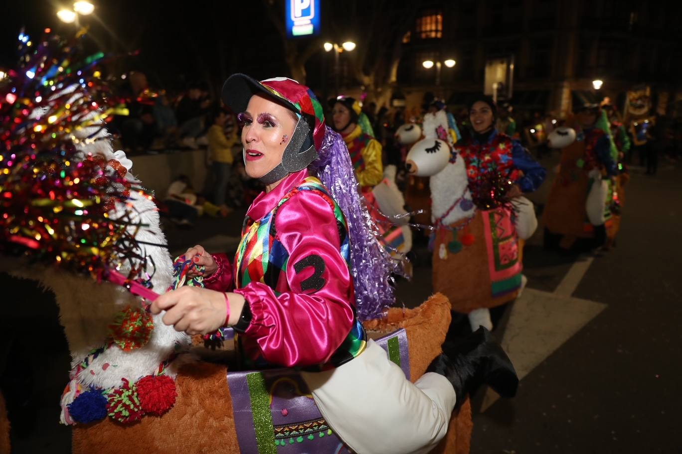 Así fue el desfile de carnaval de Gijón: una multitud y despliegue de originalidad