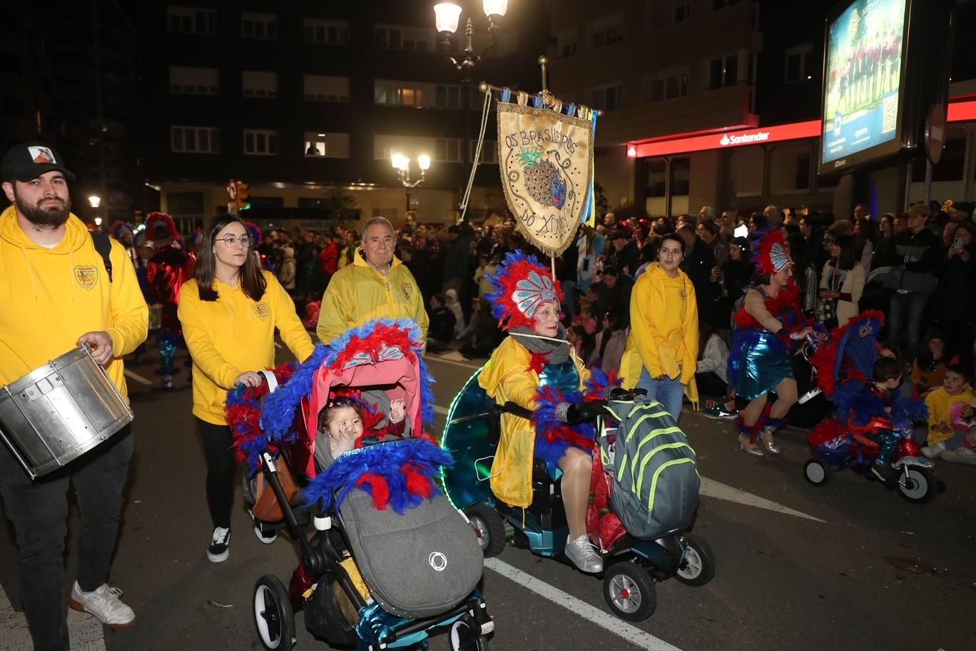 Así fue el desfile de carnaval de Gijón: una multitud y despliegue de originalidad