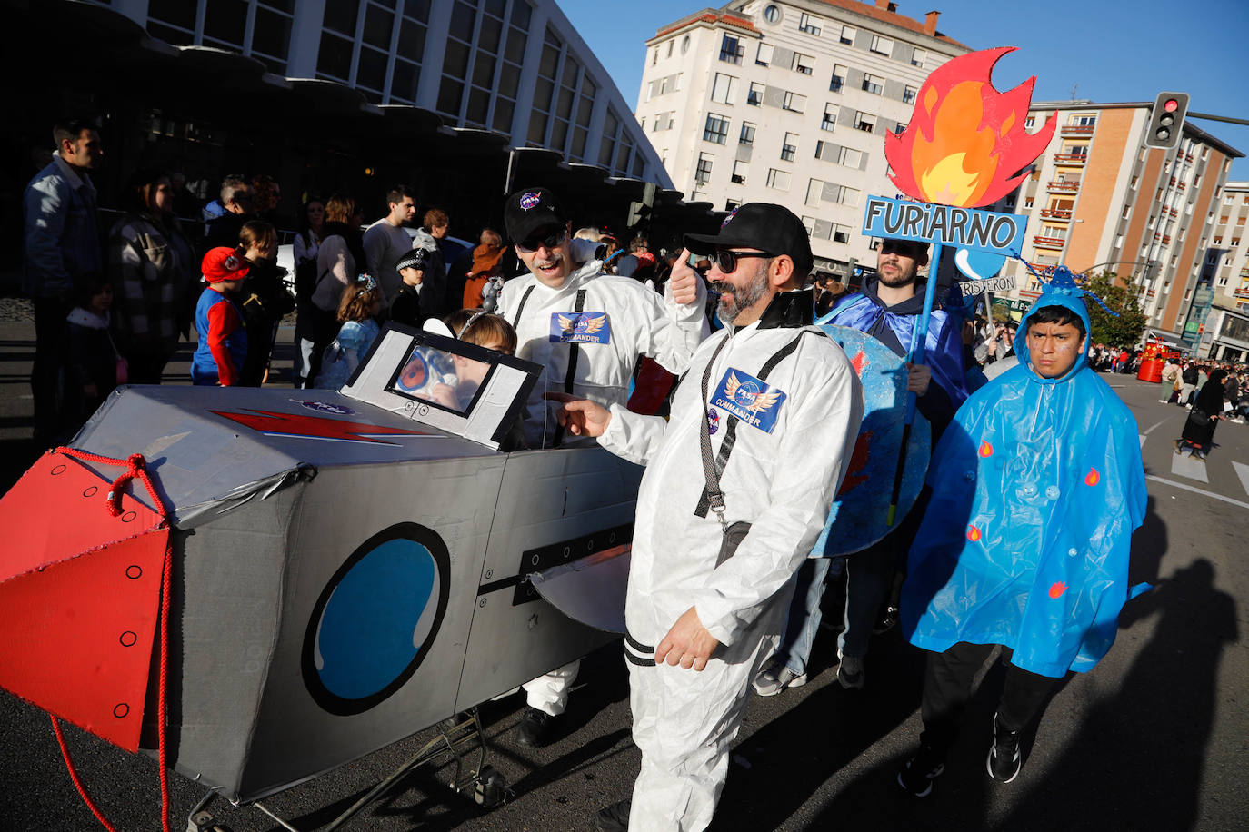 Diversión por las calles de Siero: así fue el gran desfile de carnaval