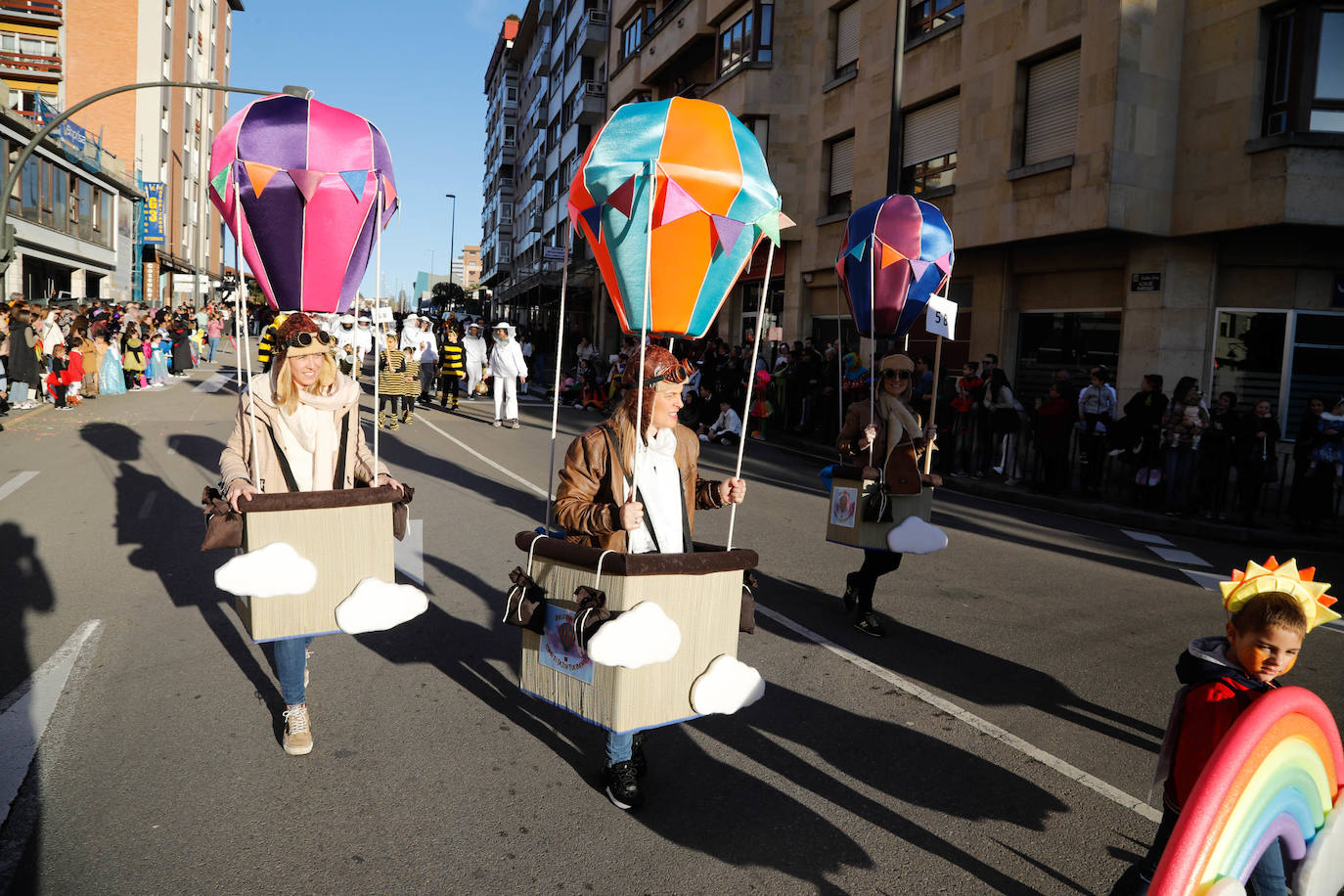 Diversión por las calles de Siero: así fue el gran desfile de carnaval