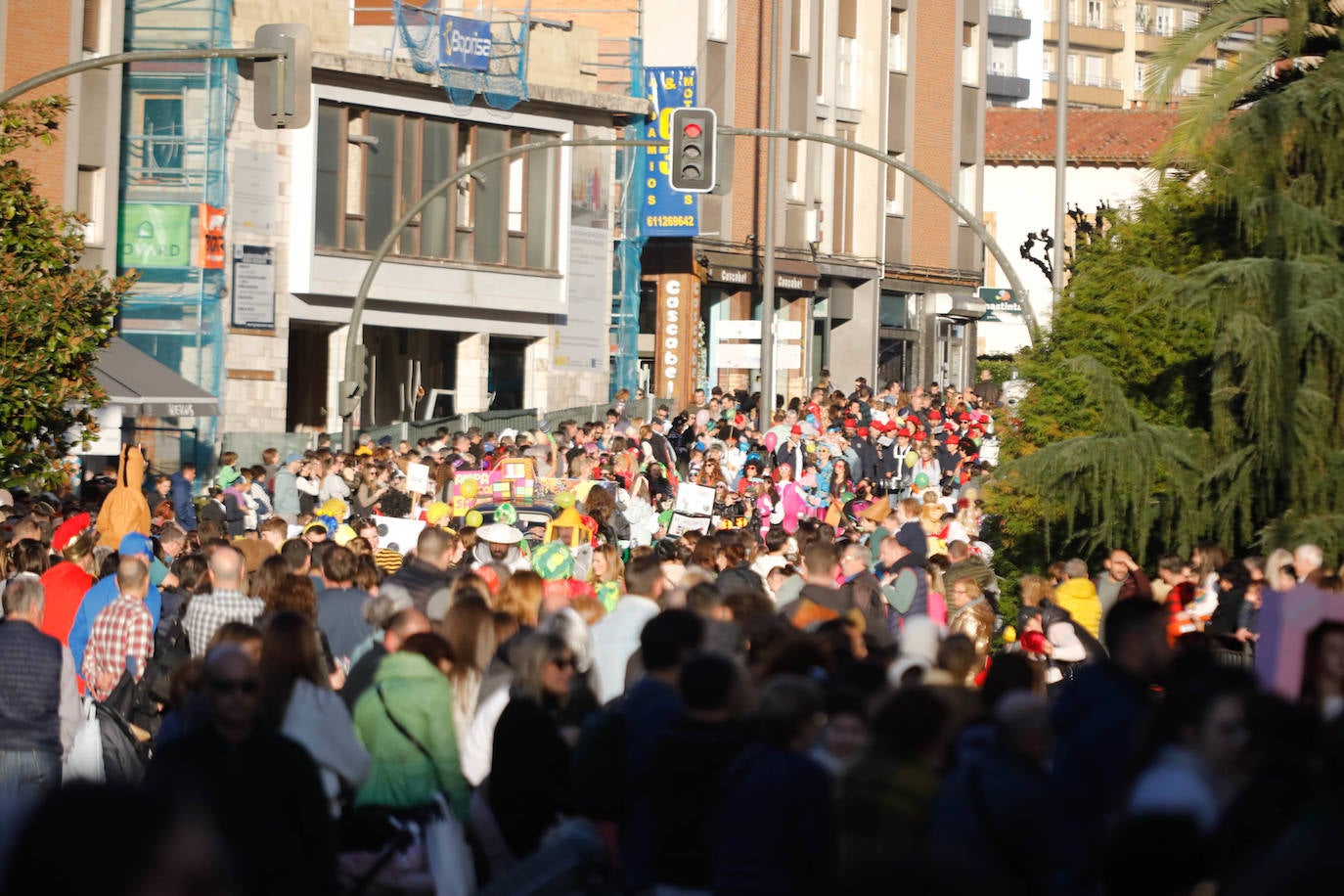 Diversión por las calles de Siero: así fue el gran desfile de carnaval