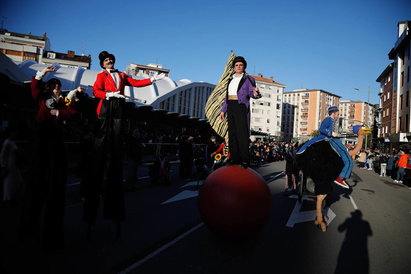 Diversión por las calles de Siero: así fue el gran desfile de carnaval