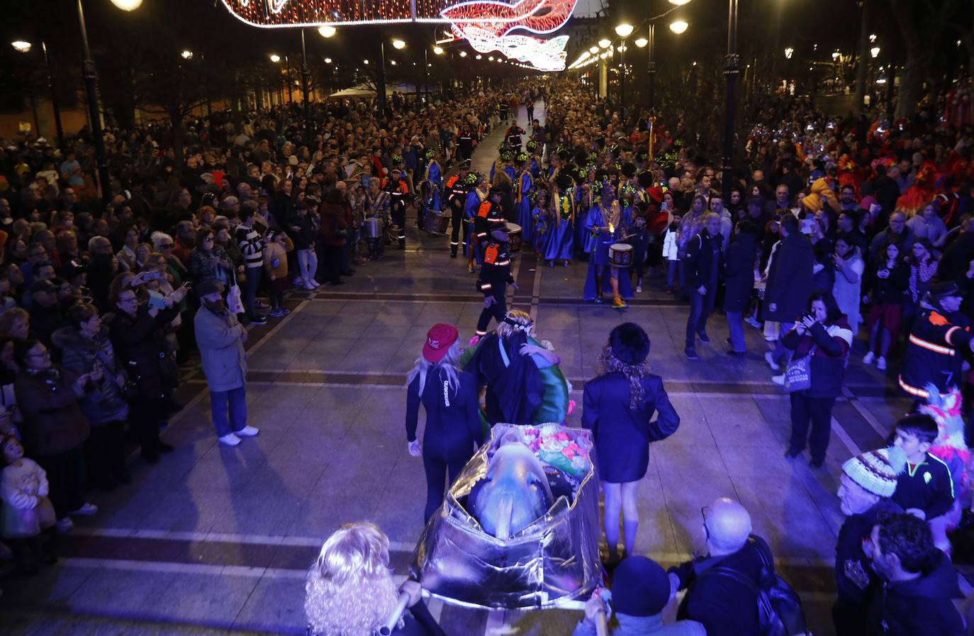 Gijón despide a su sardina y pone fin al Antroxu: todas las imágenes del Martes de Carnaval