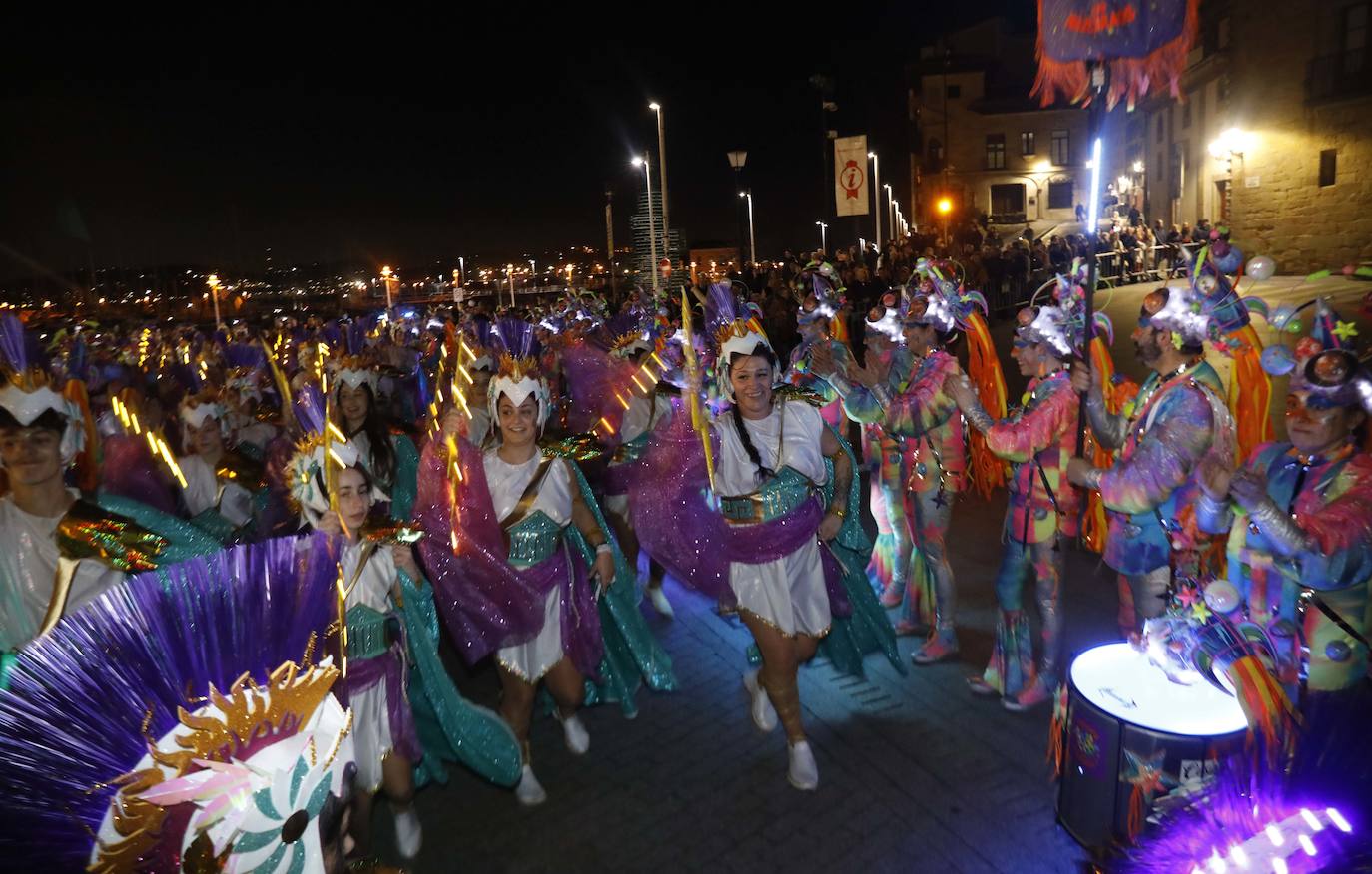 Gijón despide a su sardina y pone fin al Antroxu: todas las imágenes del Martes de Carnaval