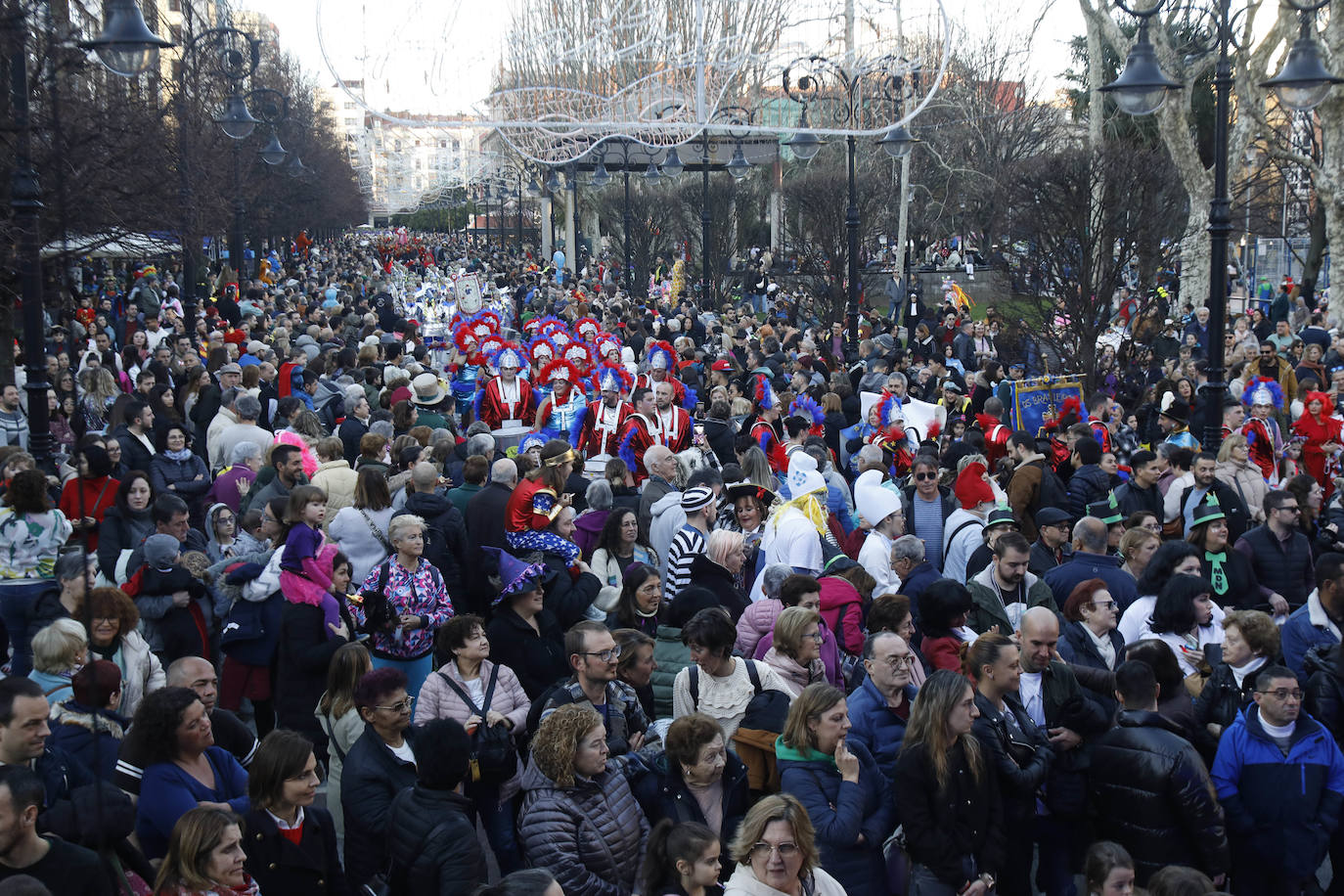 Gijón despide a su sardina y pone fin al Antroxu: todas las imágenes del Martes de Carnaval