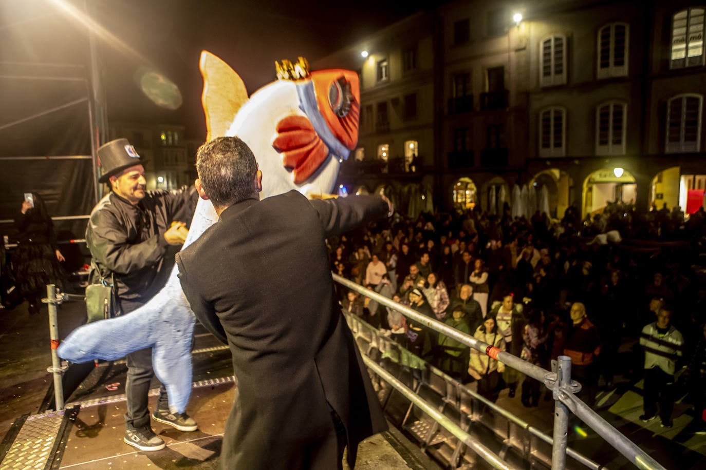 Avilés entierra a la sardina y despide su carnaval