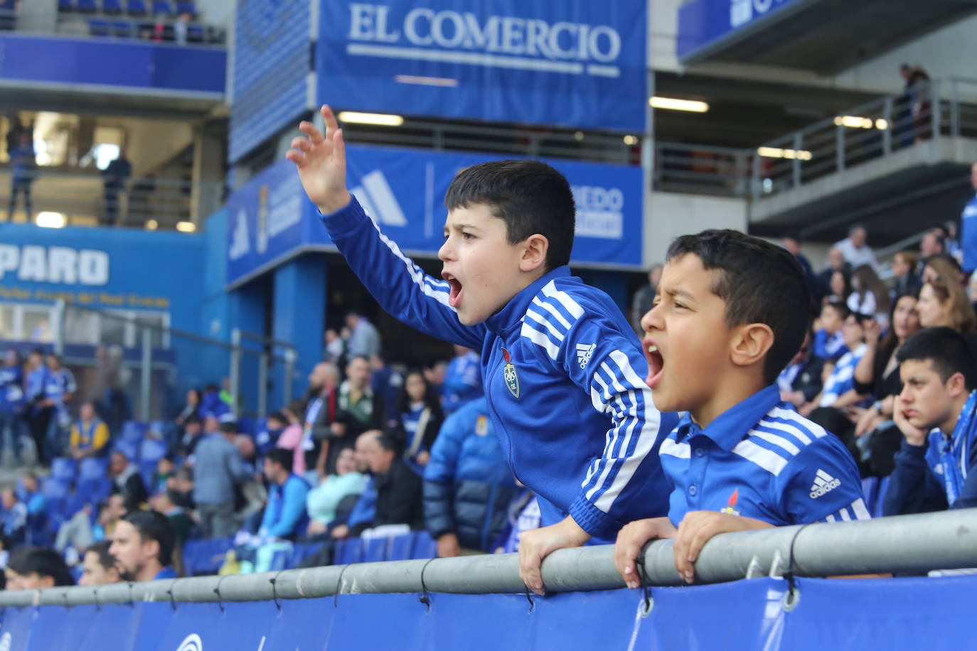 ¿Estuviste viendo el Oviedo - Burgos en el Tartiere? ¡Búscate en las fotos!