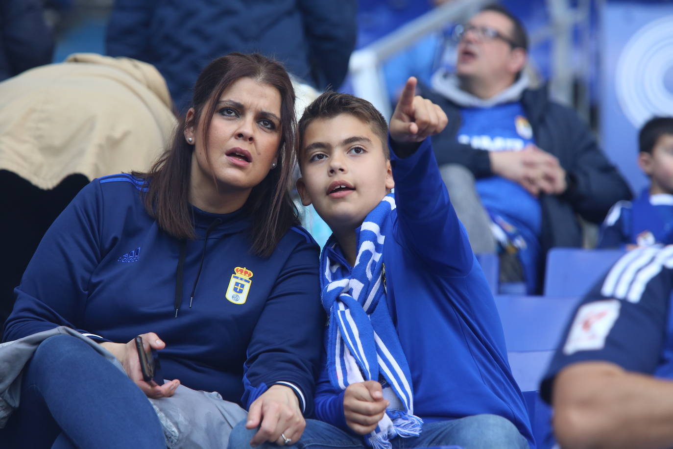 ¿Estuviste viendo el Oviedo - Burgos en el Tartiere? ¡Búscate en las fotos!