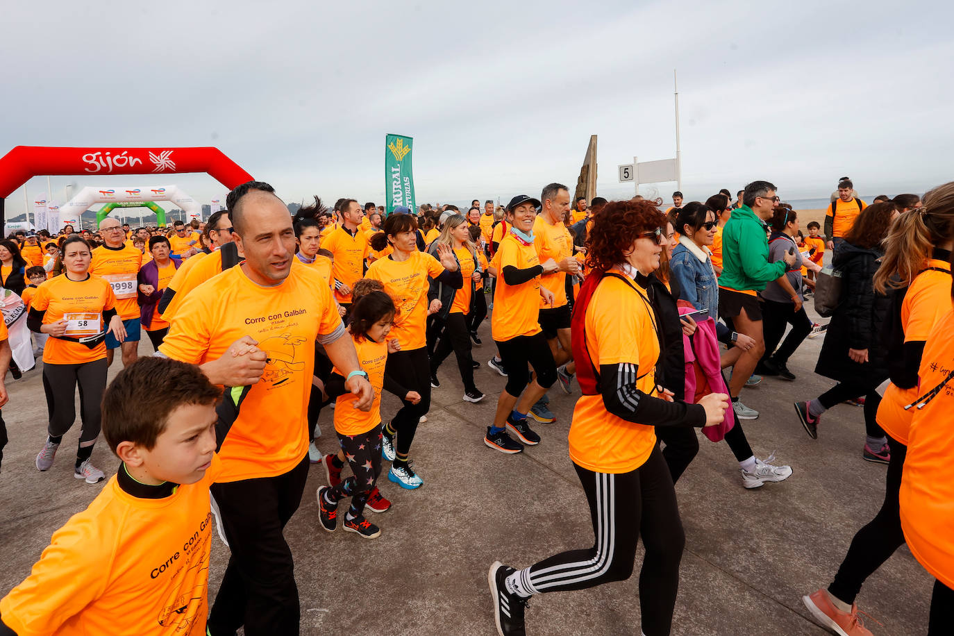 Las imágenes de la carrera Galbán en Gijón