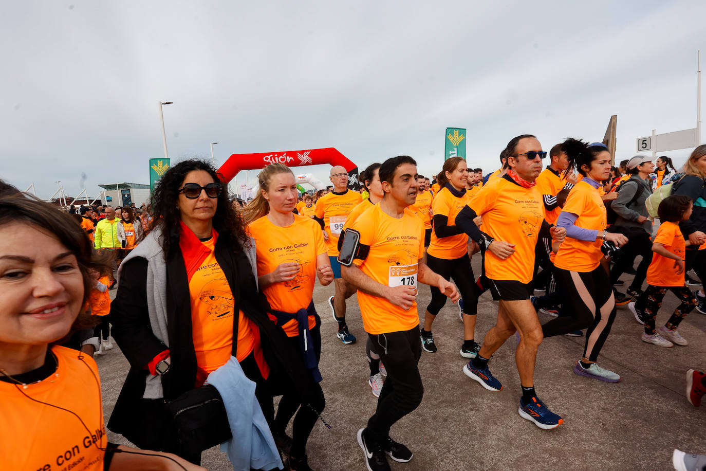 Las imágenes de la carrera Galbán en Gijón