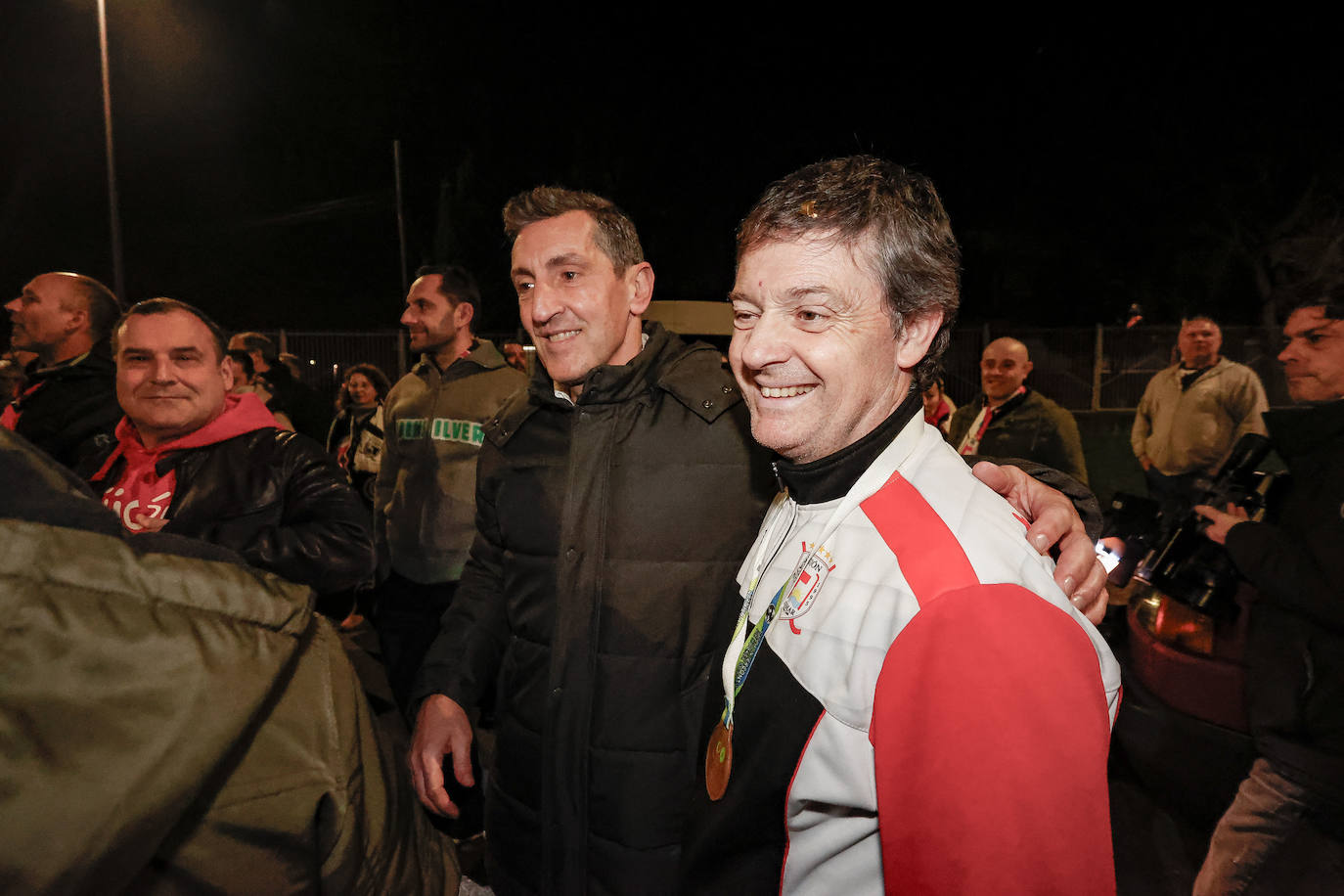 Así ha sido el recibimiento de Gijón a las campeonas del Telecable Hockey