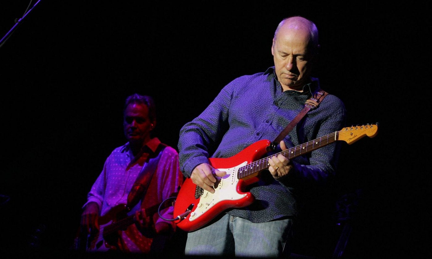 Mark Knopfler, durante su última actuación en Asturias, en el patio de la Laboral en 2013.