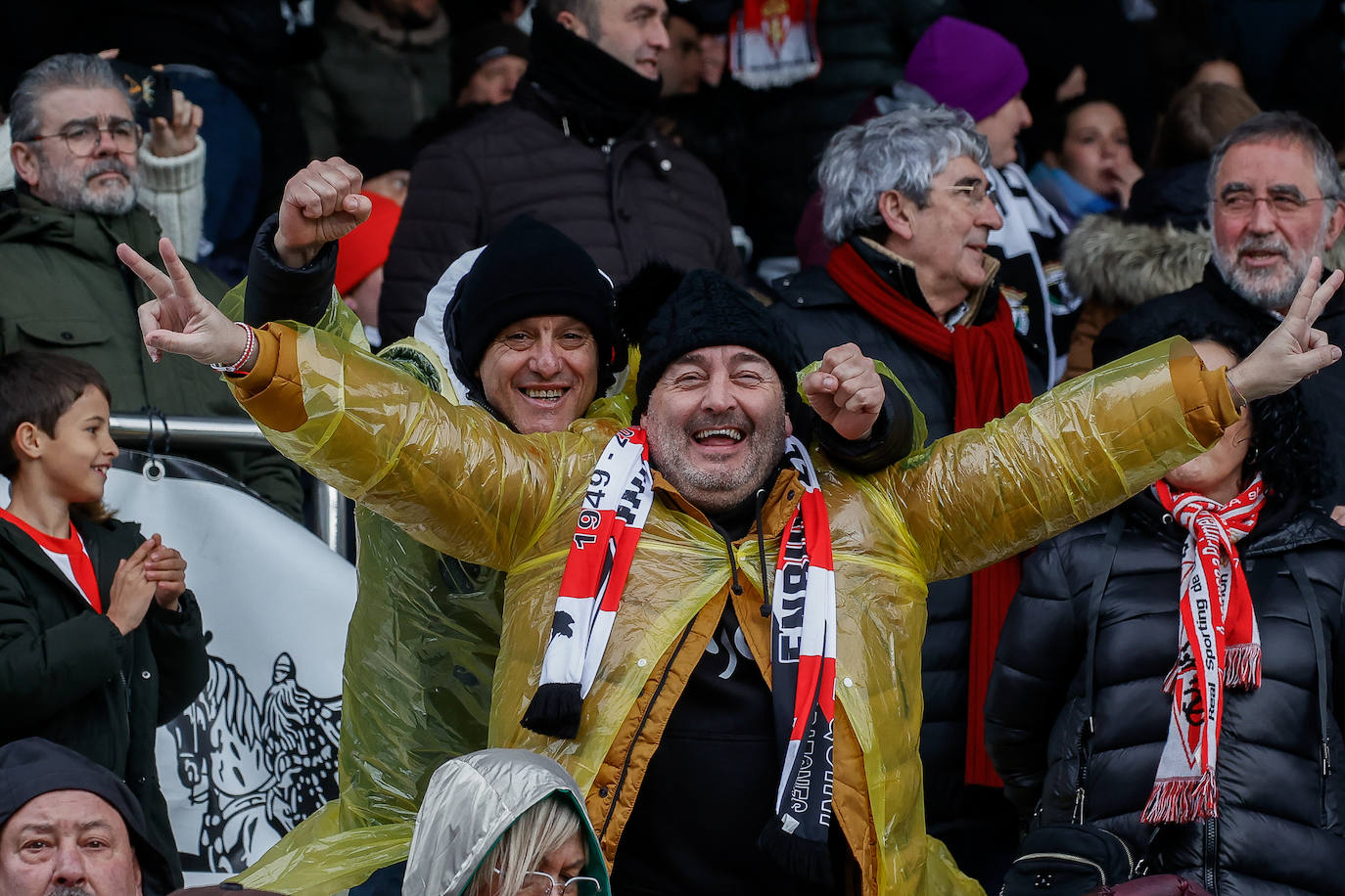 ¿Estuviste en el Burgos - Sporting? ¡Búscate en las fotos!