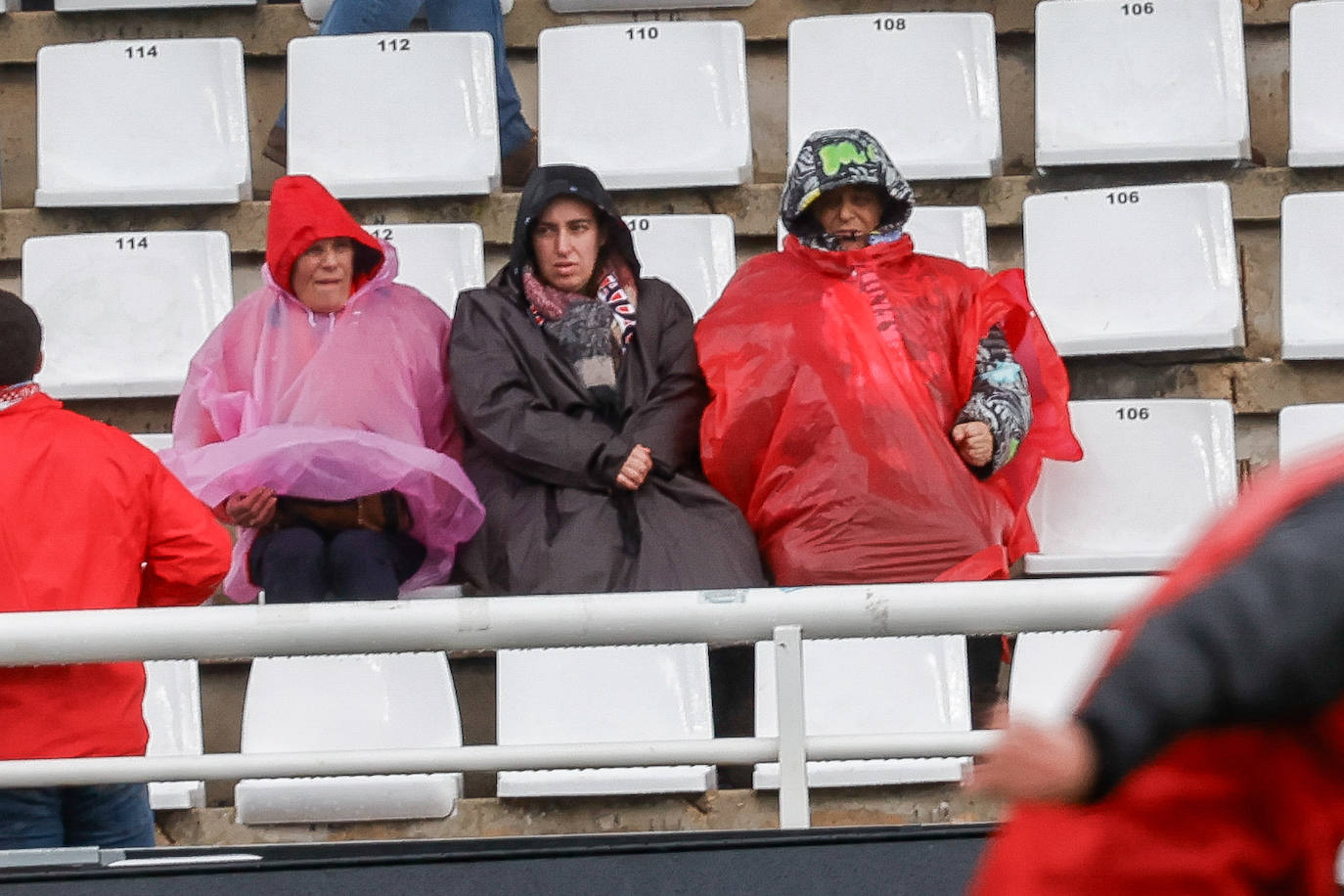 ¿Estuviste en el Burgos - Sporting? ¡Búscate en las fotos!