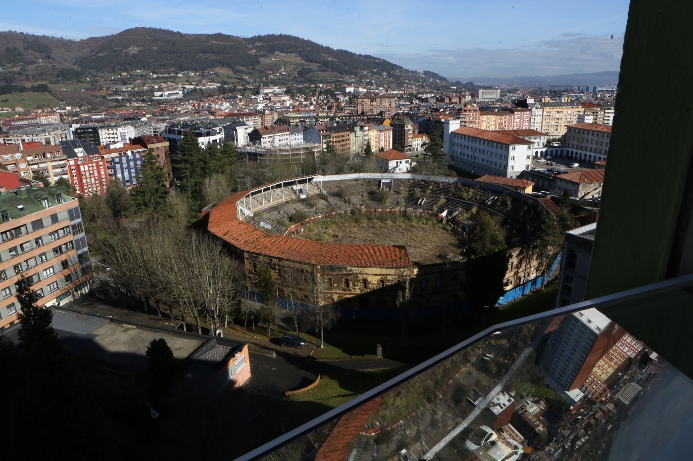 La plaza de toros de Oviedo, en estado de ruina.