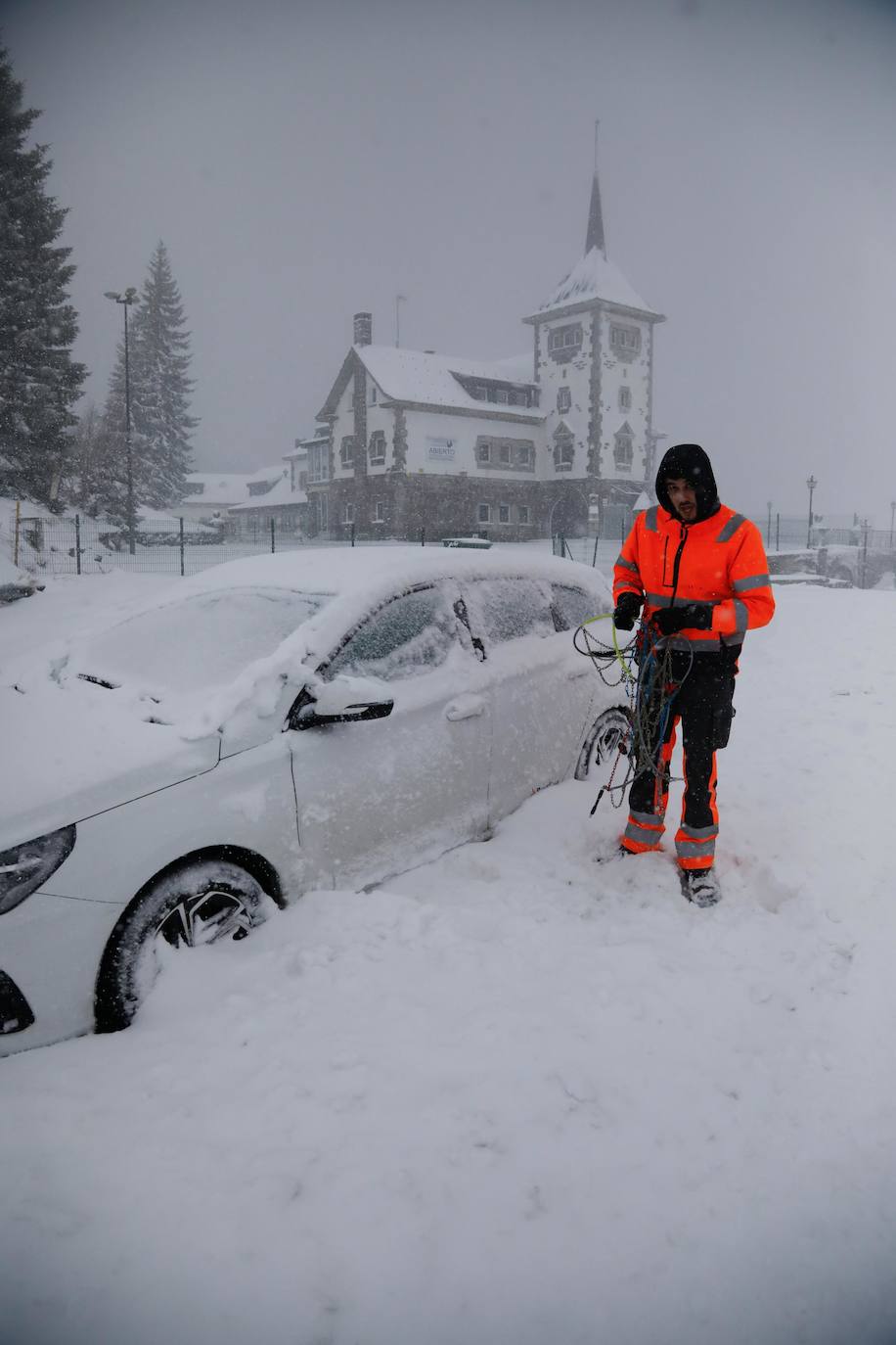 Lluvia, viento y nieve: el temporal &#039;Mónica&#039; pone a Asturias en alerta