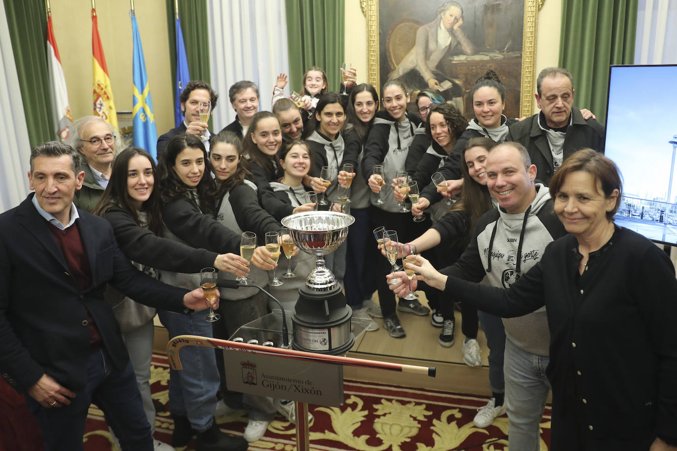 Gijón homenajea a las campeonas del mundo