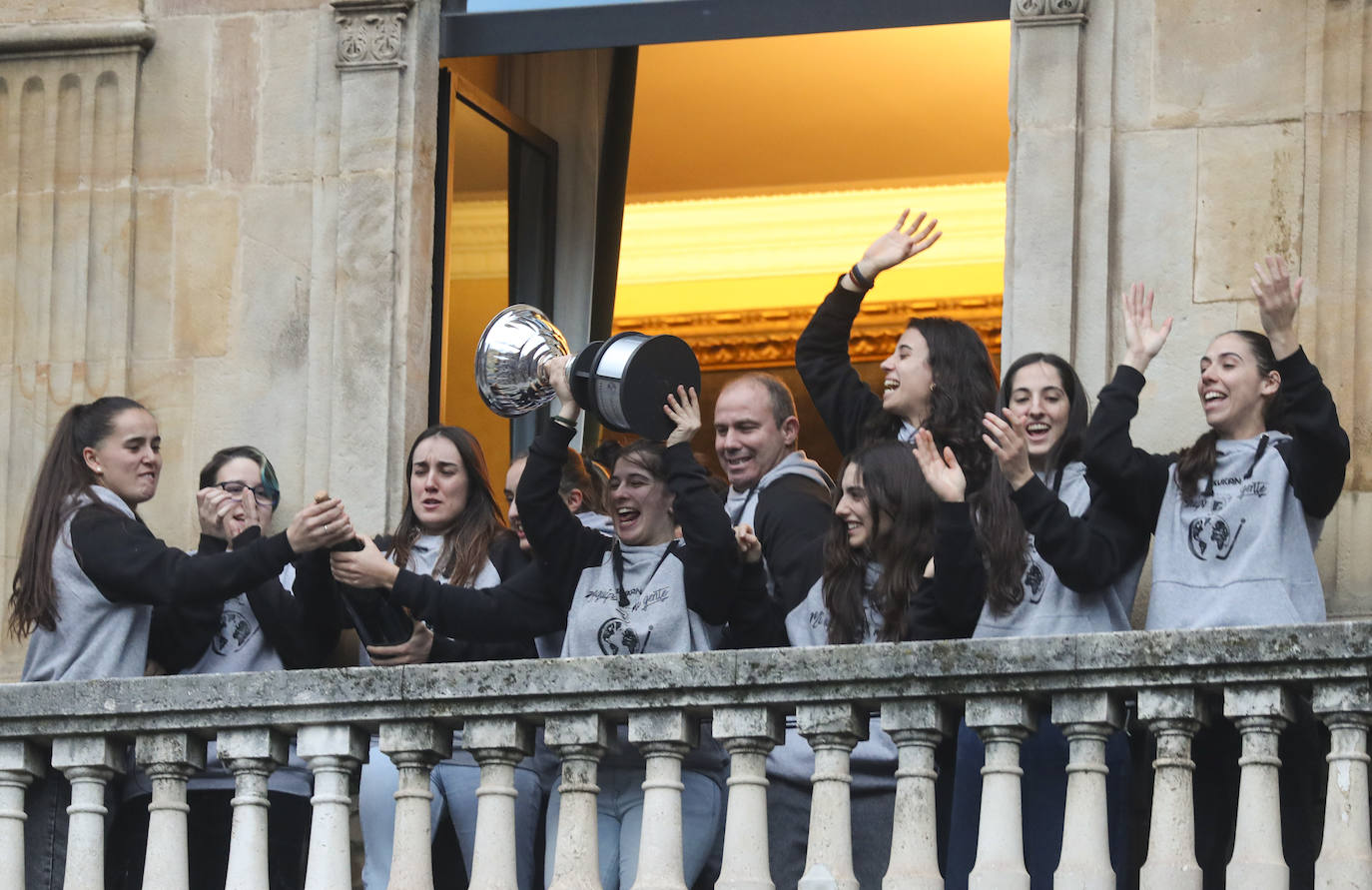 Gijón homenajea a las campeonas del mundo