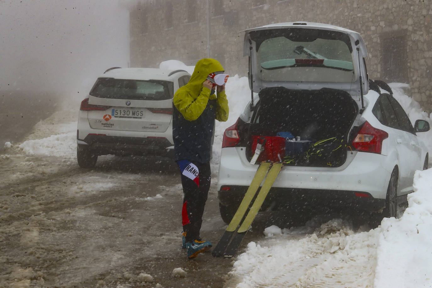 &#039;Mónica&#039; cubre de nieve Pajares